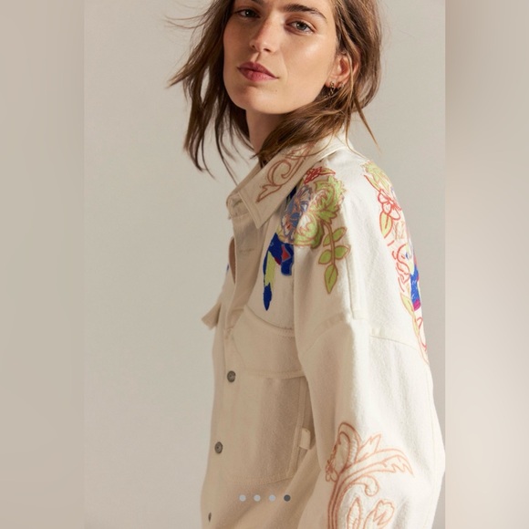 We The Free Take Flight Embroidered Shirt Size S NWT - Picture 4 of 8